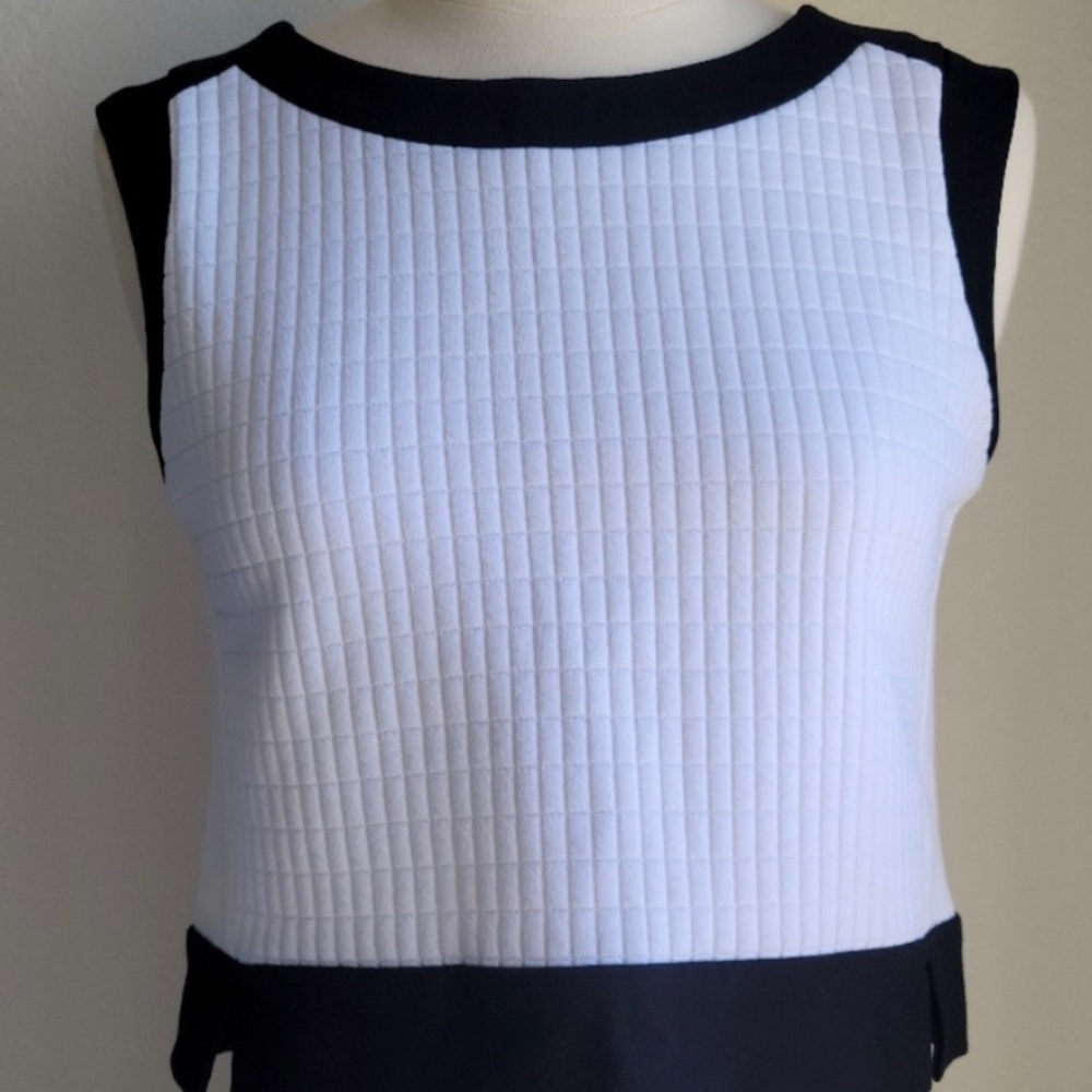 Banana Republic White and Black Top/Vest